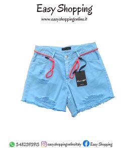 pantaloncino strappato